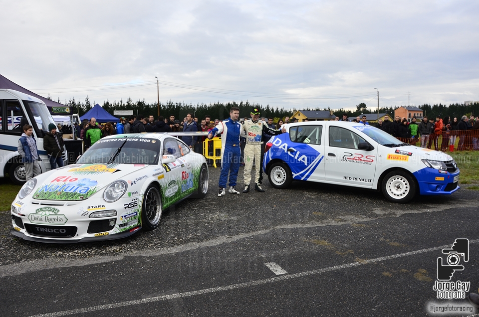 Porsche 911 GT3 2010 VS Dacia Sandero&nbsp;Cup